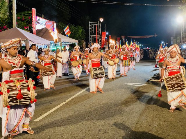 Dambadeniya Esala Perahera